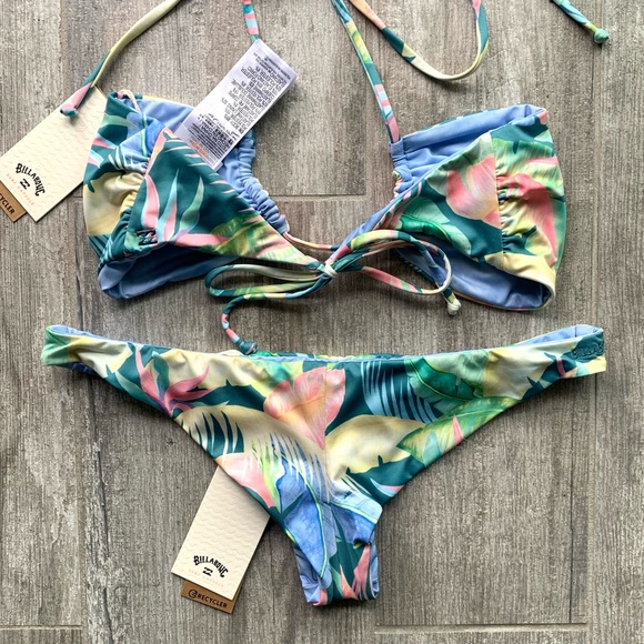 π₯π₯BILLABONG - RIDES AND TIDES REVERSIBLE BANDEAU TANGA BIKINI SETπ₯π₯ - Picture 8 of 10